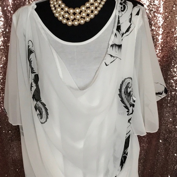 Love the Queen Blouse & Skirt - Picture 6 of 8